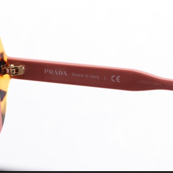 🦋Prada SPR 16U Butterfly Sunglasses with Case and Box 🦋 - Picture 5 of 5